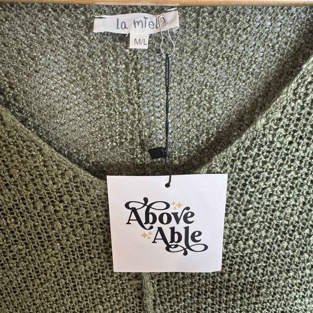 NWT | LA MIEL | Women's Olive Green V-Neck Sweater | Size M/L - Picture 3 of 6